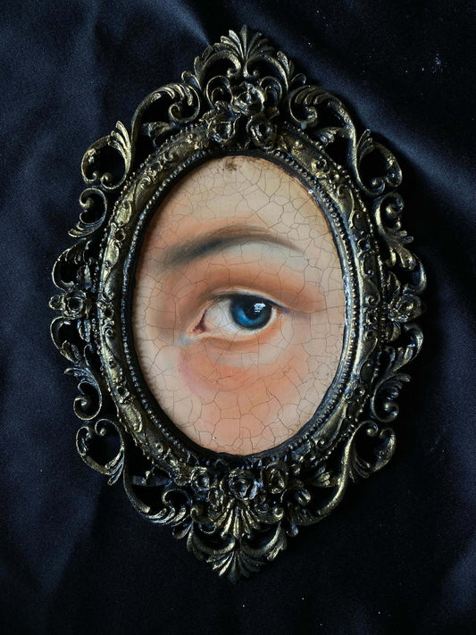 Oil painting eye drawing with cracking effect